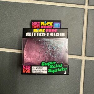 NeeDoh Glitter & Glow Super Solid Squish - Purple